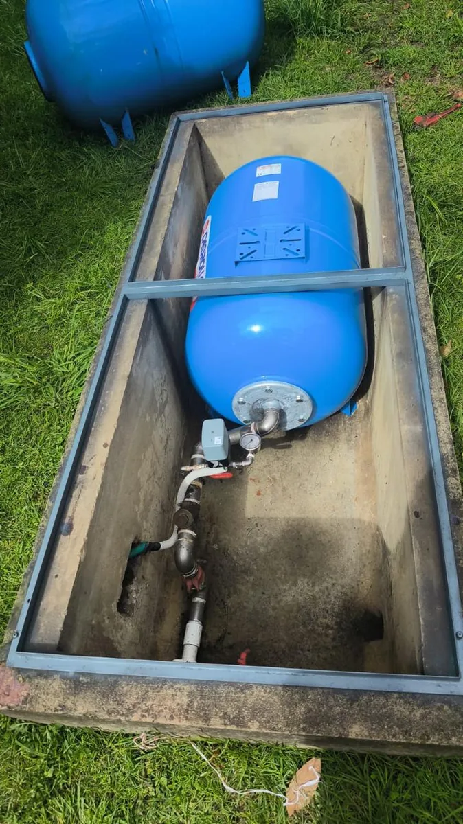 Tanque hidroneumático instalado por Servihidráulicos SAS para un equipo de presión de agua potable en Bogotá
